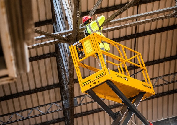 Compacte elektrische schaarhoogwerker